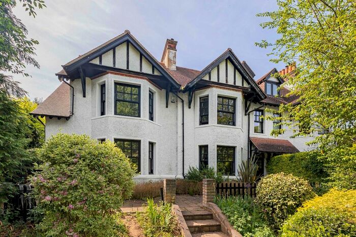 5 Bedroom Semi-Detached House To Rent In New Road, Digswell, Welwyn, AL6