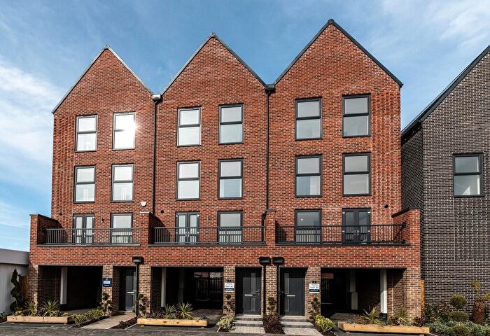 4 Bedroom Terraced House For Sale In Chateau Mews, Wilford Lane, Nottingham, NG2