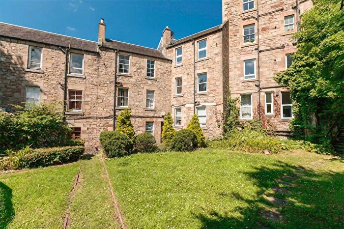 2 Bedroom Flat To Rent In Canonmills, Edinburgh, EH3