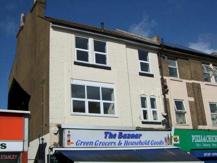 2 Bedroom Flat To Rent In Queens Road, Watford, WD17