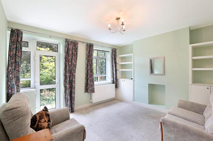 1 Bedroom Flat For Sale In Champion Hill Estate, London, SE5