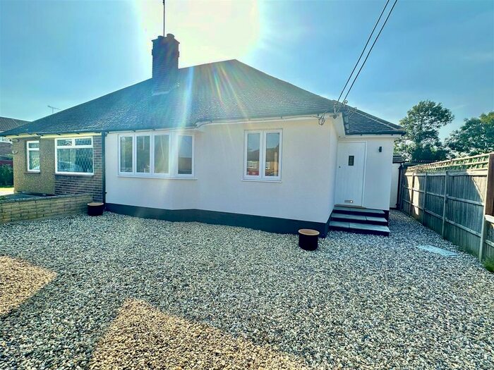 3 Bedroom Semi-Detached Bungalow To Rent In Cedar Road, Hutton, Brentwood, CM13