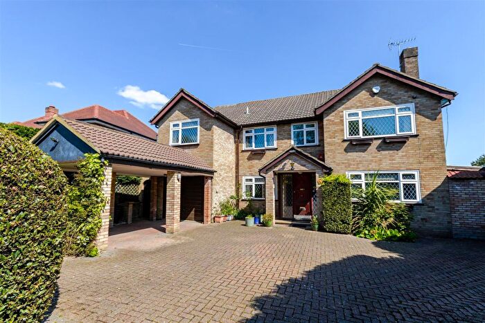 5 Bedroom Detached House For Sale In Highfield Drive, Ickenham, UB10