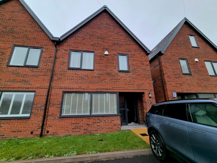 3 Bedroom Semi-Detached House To Rent In James Munday Rise, Coleshill, Birmingham B46