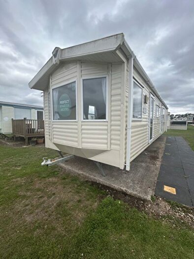 3 Bedroom Mobile/park Home For Sale In Plough Road, Minster On Sea, Sheerness, ME12