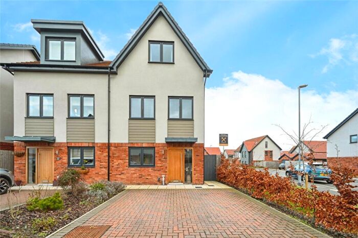 3 Bedroom Semi-Detached House For Sale In Maple Avenue, Edwinstowe, Mansfield, NG21