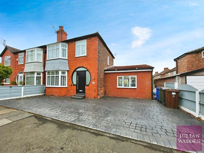 3 Bedroom Semi-Detached House For Sale In Granada Road, Denton, Manchester, M34
