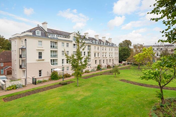 3 Bedroom Flat To Rent In Dane John Court, Canterbury, CT1