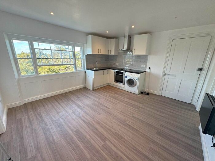 2 Bedroom Flat To Rent In Castle Hill, Reading, RG1
