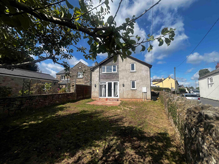 4 Bedroom Detached House To Rent In Highview Way, GL15