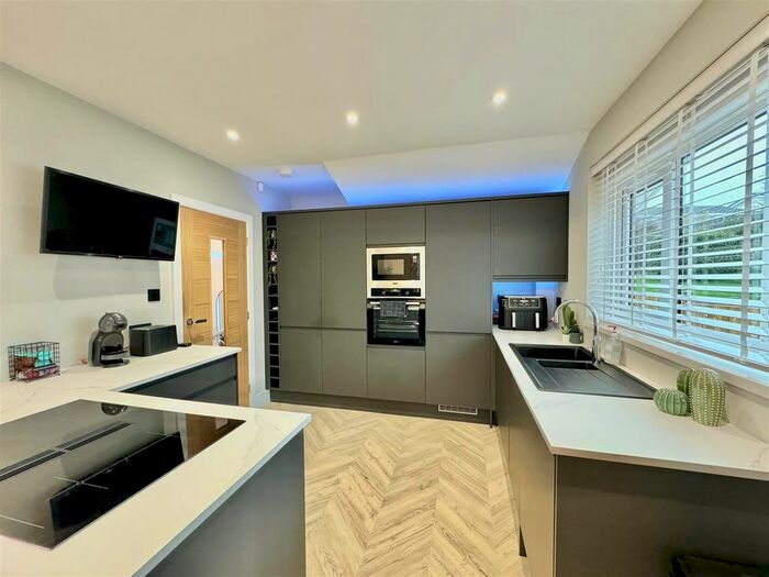 3 Bedroom Detached Bungalow For Sale In Furzehatt Way, Plymstock, Plymouth, PL9