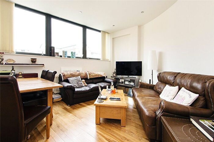 2 Bedroom Flat To Rent In Cube House, Spa Road, London, SE16