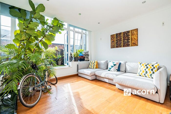 2 Bedroom Flat To Rent In Grange Yard, London, SE1
