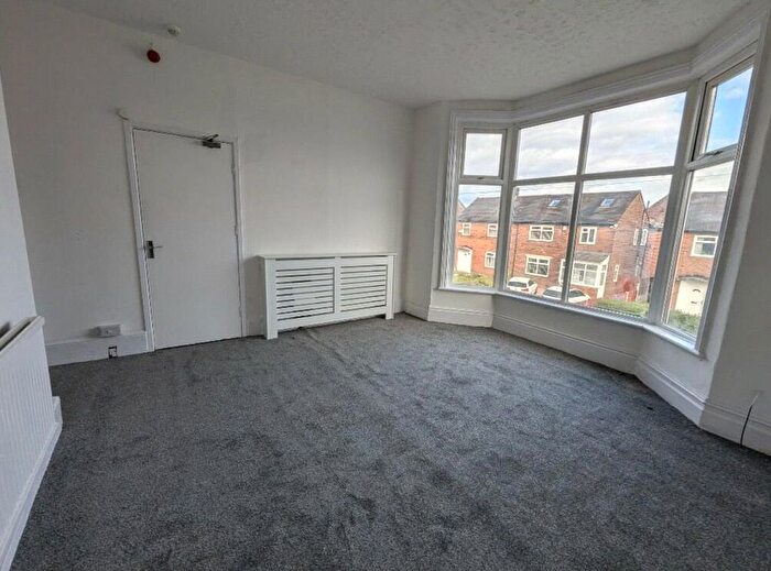 Studio To Rent In Princedale Road, London, W11