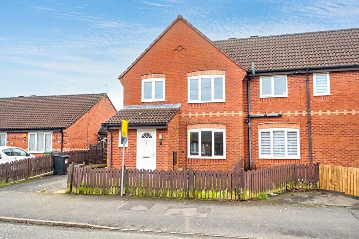 3 Bedroom Semi Detached House For Sale In Ellesmere Road, Leicester, LE3