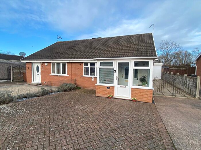2 Bedroom Bungalow For Sale In Somerley Close, Crewe, CW1