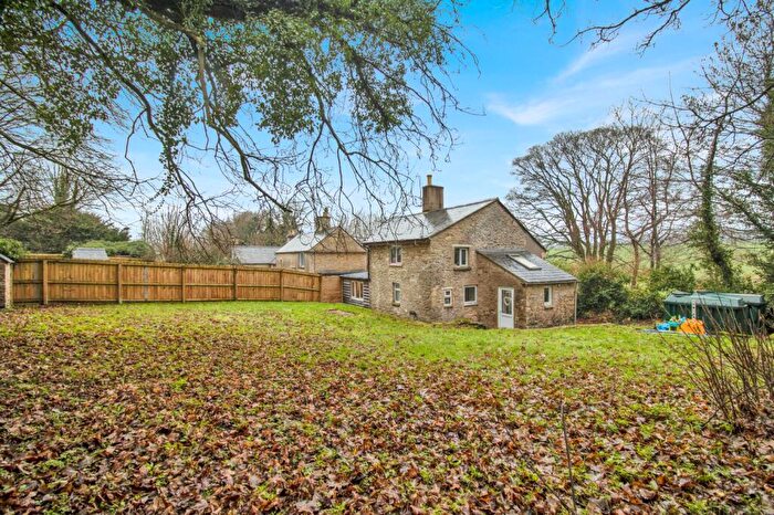 3 Bedroom Semi Detached House To Rent In Tetbury Road, Cirencester, Gloucestershire, GL7