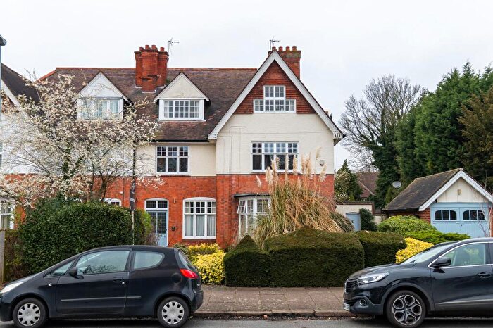 2 Bedroom Flat For Sale In Toller Road, Stoneygate, LE2