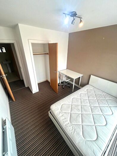 2 Bedroom Apartment To Rent In Richmond Road, Cardiff(City), CF24