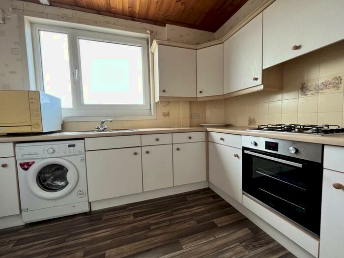 3 Bedroom Flat To Rent In Dunkeld Road, Perth, PH1