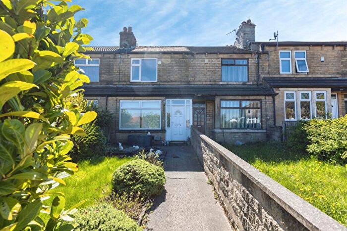 3 Bedroom Terraced House For Sale In Beacon Road, Bradford, BD6