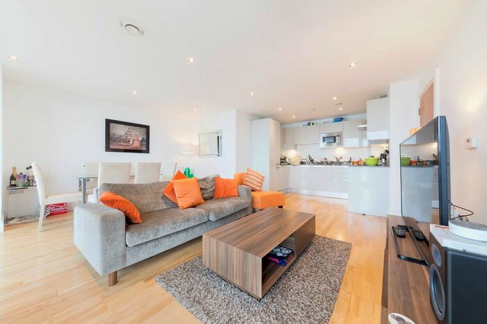 3 Bedroom Flat To Rent In The Crescent, Seager Place, Deptford, London, SE8