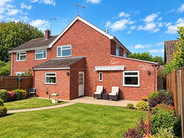 3 Bedroom Semi-Detached House For Sale In Church Lane, Barton Mills, IP28