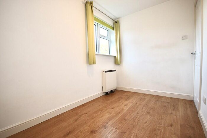 2 Bedroom Detached Bungalow For Sale In Hilltop Close, Eagle, LN6