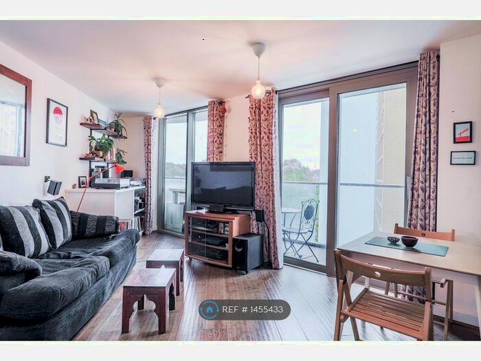 1 Bedroom Flat To Rent In Da Vinci Torre, London, SE13