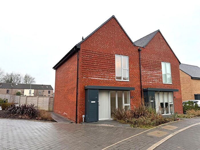 3 Bedroom Semi-detached House To Rent In Spinney Way, Westhoughton, BL5