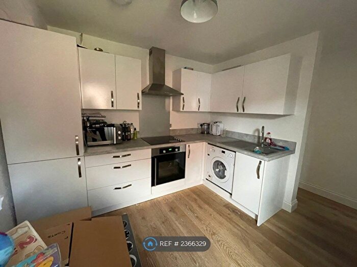 2 Bedroom Terraced House To Rent In Middle Street, Southampton, SO14