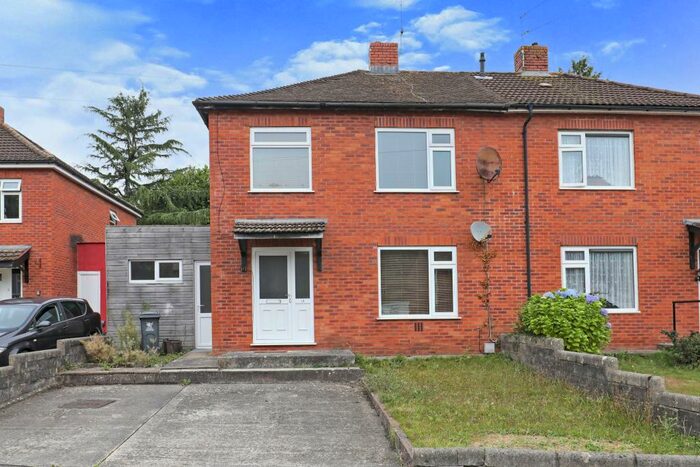 3 Bedroom Semi-Detached House To Rent In Coed Cochwyn Avenue, Llanishen, CF14