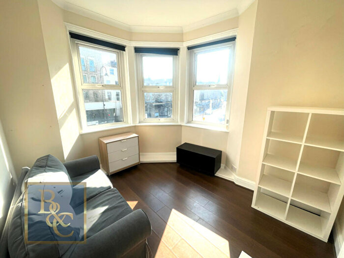 2 Bedroom Apartment To Rent In Kentish Town Road, Kentish Town, NW5