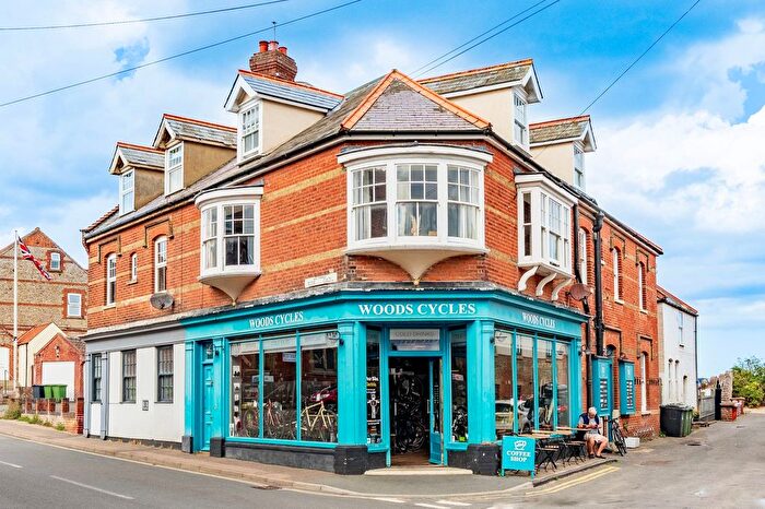 6 Bedroom Semi-Detached House For Sale In Cromer Road, Mundesley, NR11