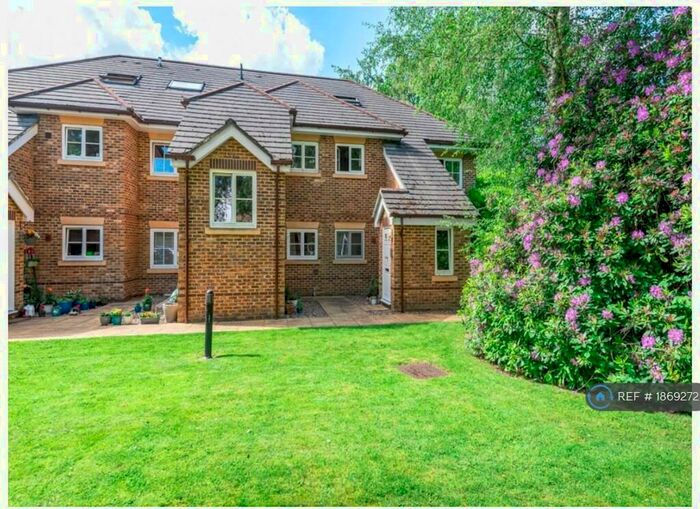 2 Bedroom Flat To Rent In Tides End Court, Camberley, GU15