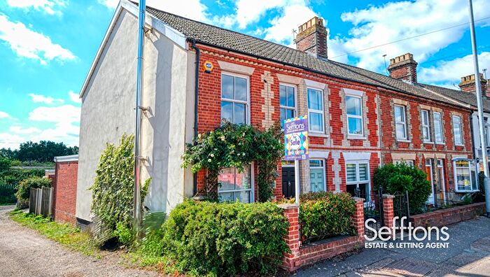 3 Bedroom End Of Terrace House For Sale In Yarmouth Road, Norwich, Norfolk, NR7