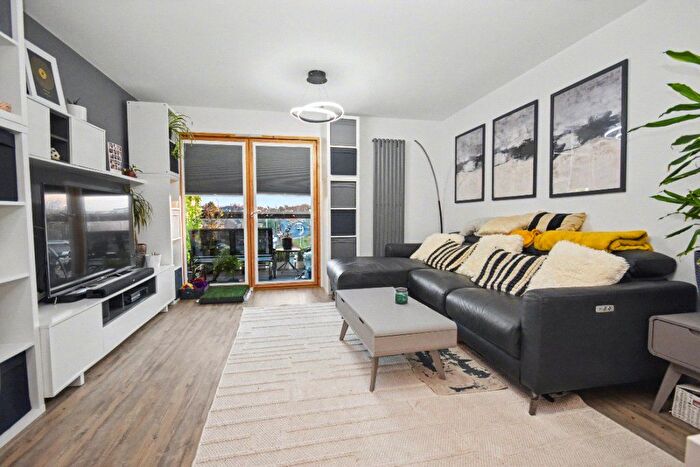 1 Bedroom Flat For Sale In Hebble Wharf, Navigation Walk, Wakefield, West Yorkshire, WF1