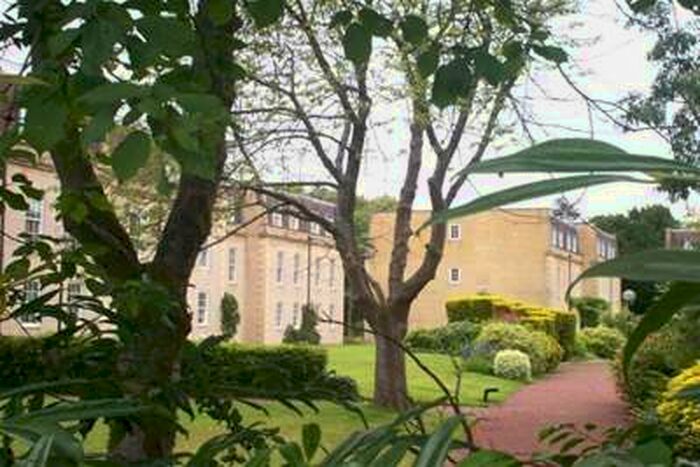 2 Bedroom Flat To Rent In Beckspool Road, Frenchay, BS16