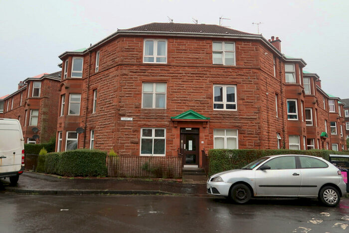 2 Bedroom Flat To Rent In Halbert Street, Shawlands, G41