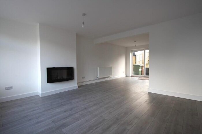 3 Bedroom House To Rent In St. Teilos Way, Caerphilly, CF83