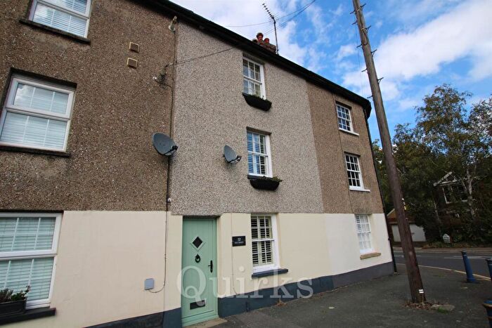 3 Bedroom Terraced House For Sale In Sun Street, Billericay, CM12