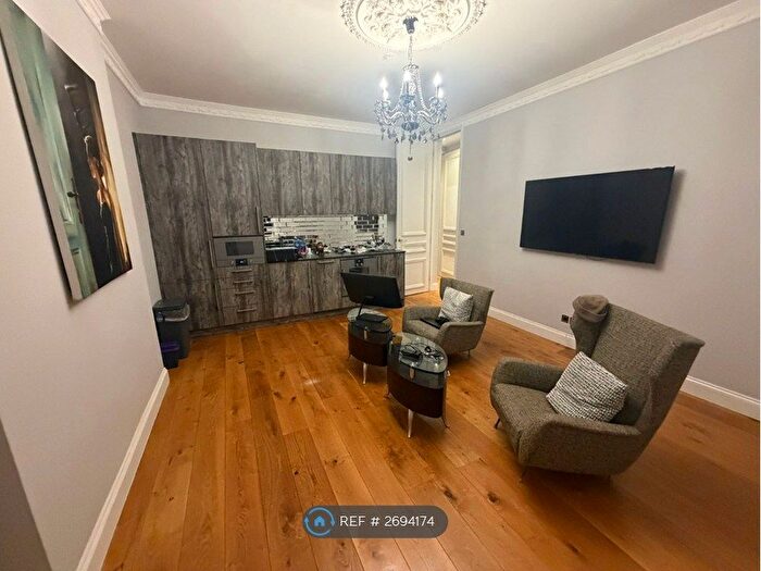 2 Bedroom Flat To Rent In Eccleston Square, London, SW1V
