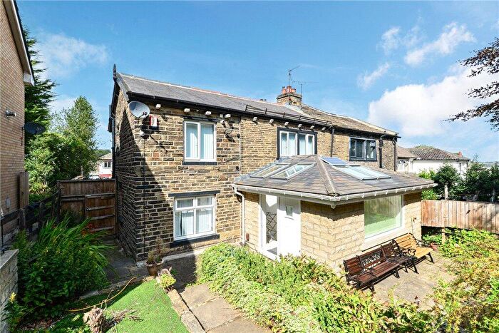 2 Bedroom Semi-Detached House For Sale In Parkside Grove, Bradford, West Yorkshire, BD9