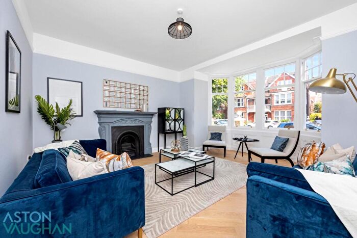 5 Bedroom Semi-Detached House To Rent In Pembroke Crescent, Hove, BN3