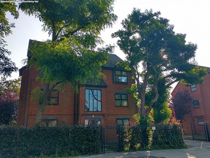 1 Bedroom Flat To Rent In Rugby Road, Twickenham, TW1