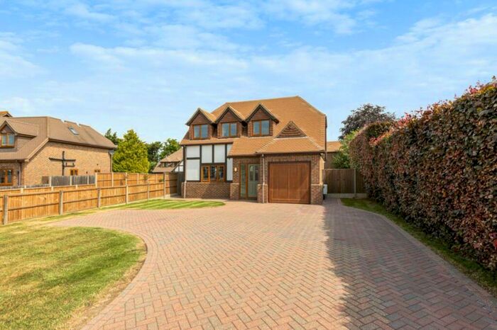 4 Bedroom Detached House To Rent In Church Road, Hartley, DA3