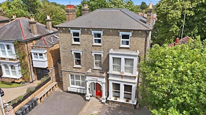 2 Bedroom Flat For Sale In Hermon Hill, Wanstead, E11