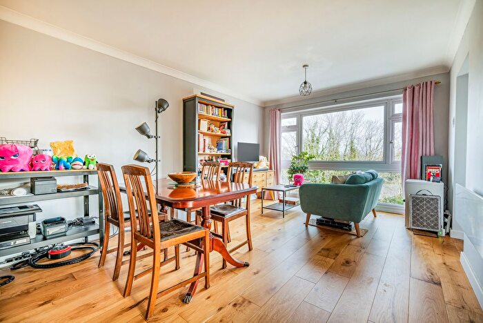 1 Bedroom Flat For Sale In Southcote Road, Reading, Berkshire, RG30