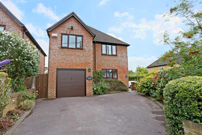 4 Bedroom Detached House To Rent In Oak Tree Road, Marlow, SL7