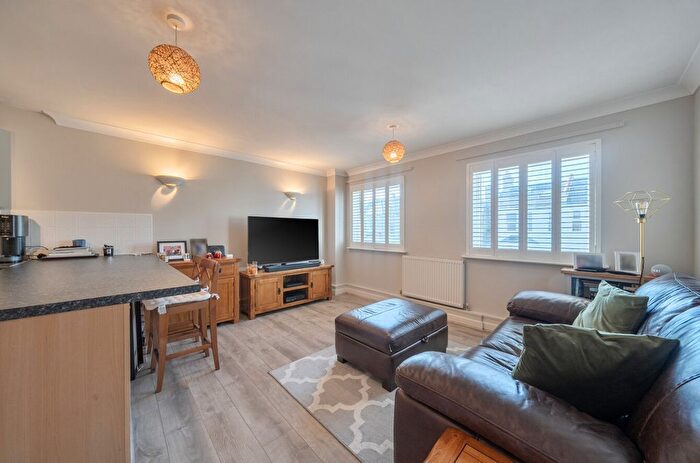 1 Bedroom Flat For Sale In Garratt Lane, London, SW17